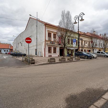 K1 Piatok Sobota Disco Cez Tyzden Tichy Apartman Caşonia Exterior foto