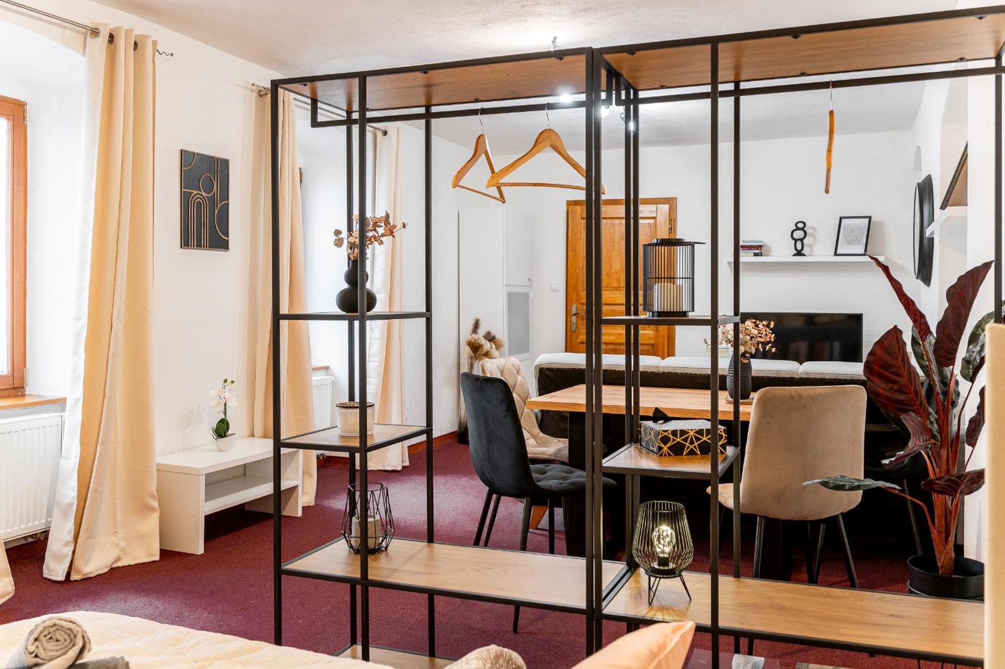 K1 Piatok Sobota Disco Cez Tyzden Tichy Apartman Caşonia Exterior foto