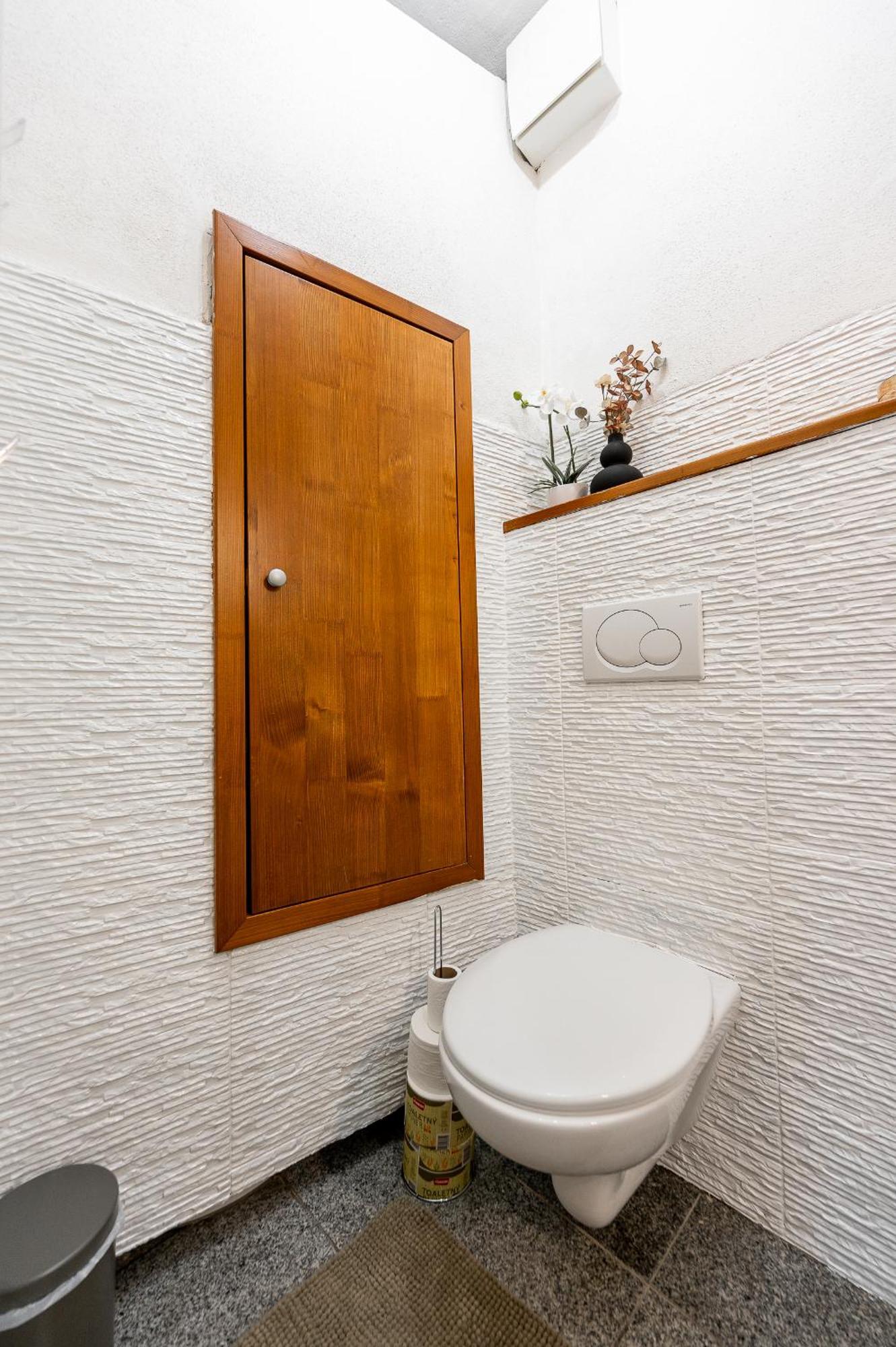 K1 Piatok Sobota Disco Cez Tyzden Tichy Apartman Caşonia Exterior foto